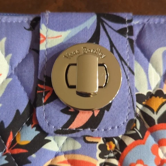 Vera Bradley Turnlock Wallet  Mural Garden - Picture 2 of 8